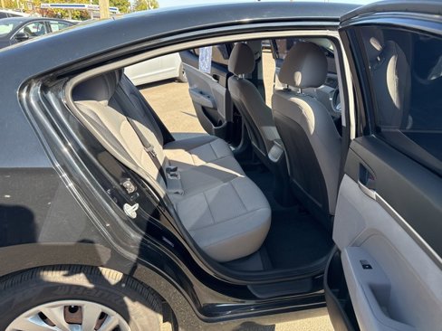 Used 2020 Hyundai Elantra SE image 11