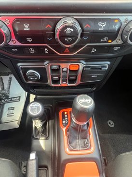 Used 2020 Jeep Wrangler Unlimited Sahara image 24