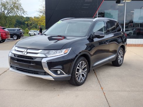 Used 2018 Mitsubishi Outlander SEL image 1