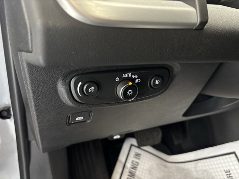 Used 2023 GMC Terrain SLT image 11