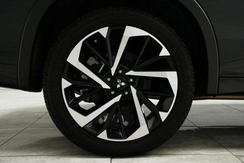 Used 2025 Mitsubishi Outlander SEL image 36
