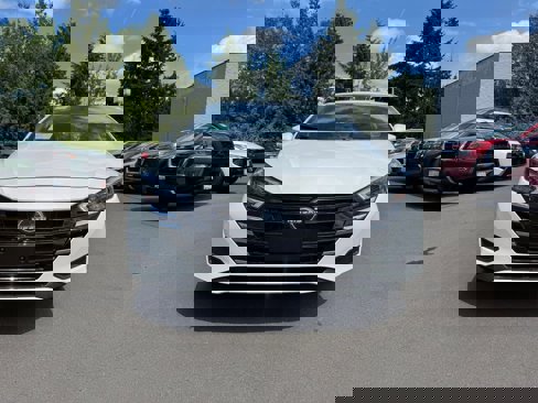 New 2025 Nissan Versa SV w/ Trunk Package image 3