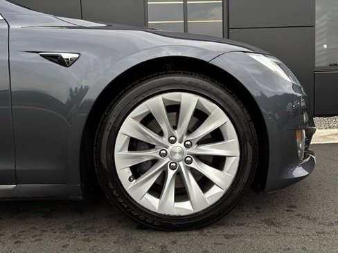 Used 2018 Tesla Model S 100D image 10