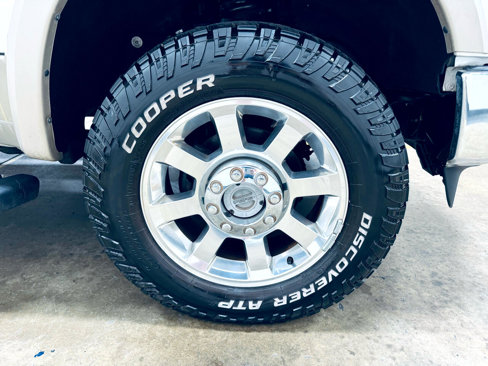 Used 2010 Ford F350 Lariat image 11