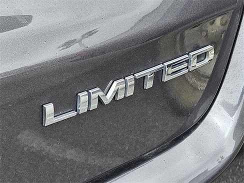 Used 2024 Jeep Compass Limited image 9