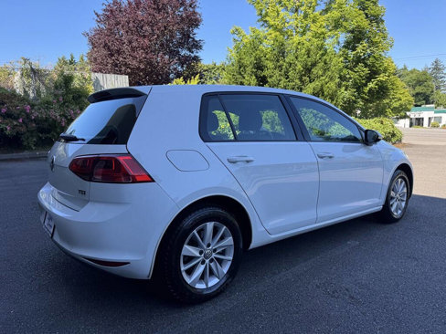 Used 2017 Volkswagen Golf S image 3