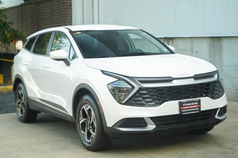 Used 2024 Kia Sportage LX image 4