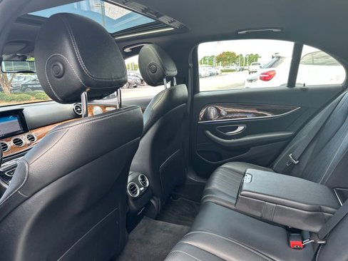 Used 2017 Mercedes-Benz E 300 4MATIC image 22