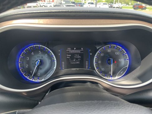 Used 2022 Chrysler Voyager LX image 20