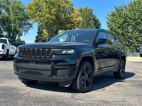 Used 2023 Jeep Grand Cherokee L Laredo image 3