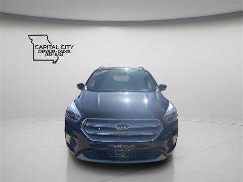 Used 2019 Ford Escape Titanium image 2