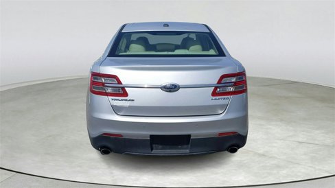 Used 2018 Ford Taurus Limited image 5