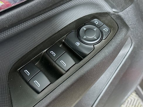 Used 2023 Chevrolet Equinox RS w/ RS Leather Package image 17