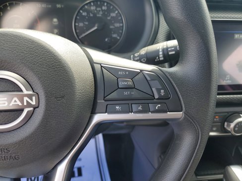 Used 2023 Nissan Kicks SV image 18