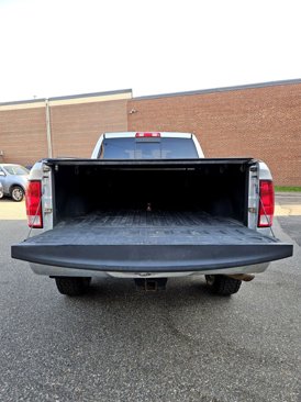 Used 2017 RAM 2500 SLT image 7