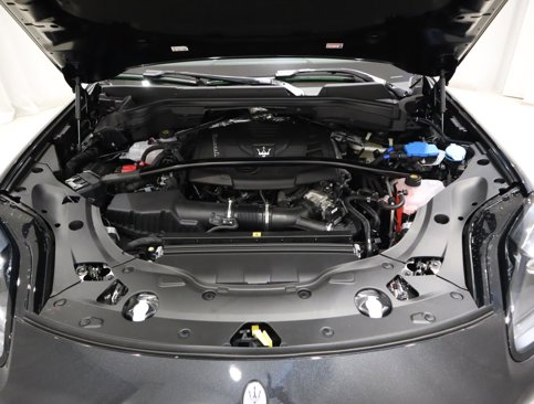 New 2024 Maserati Grecale GT image 9