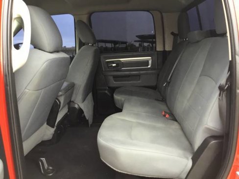 Used 2019 RAM 1500 Classic SLT image 11