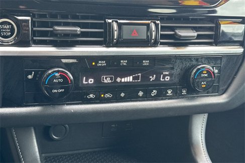 Used 2022 Nissan Pathfinder SV image 31