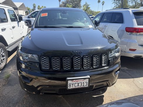 Used 2018 Jeep Grand Cherokee Altitude image 2