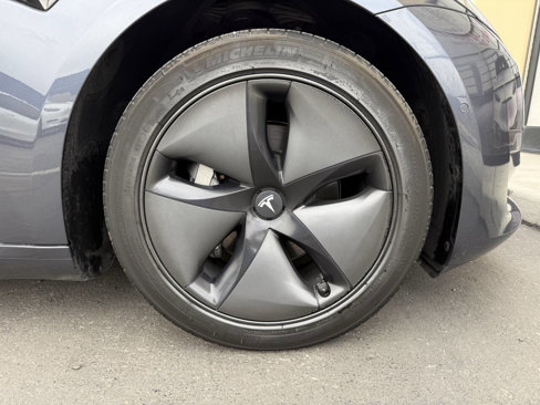 Used 2018 Tesla Model 3 Mid Range image 29