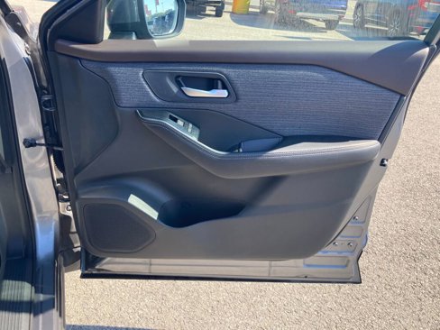 Used 2021 Nissan Rogue SV image 20
