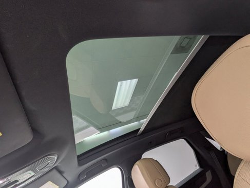 Used 2025 Porsche Cayenne image 19