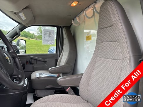 Used 2017 Chevrolet Express 4500 Extended image 5