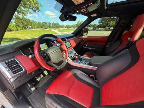 Used 2022 Land Rover Range Rover Sport SVR Carbon Edition image 16