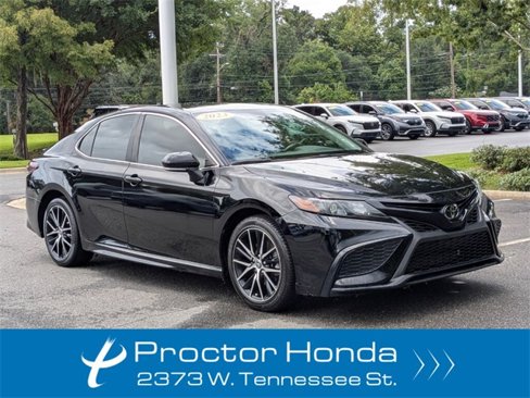 Used 2023 Toyota Camry SE image 1