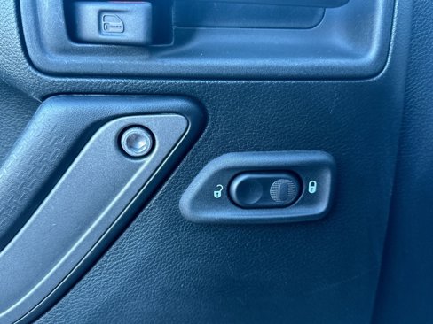 Used 2018 Jeep Wrangler Sport image 14