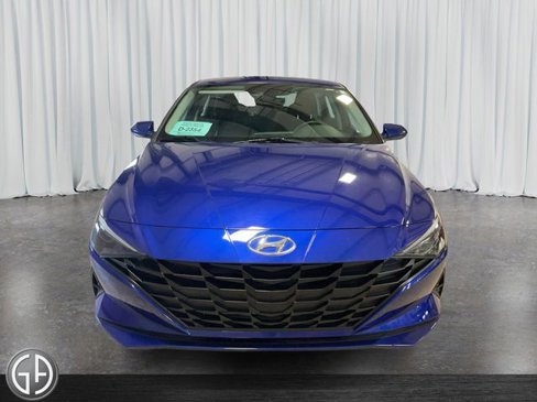 Used 2023 Hyundai Elantra SEL image 2