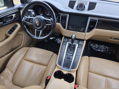 Used 2018 Porsche Macan image 34