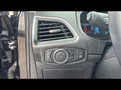 Used 2022 Ford Edge Titanium image 10