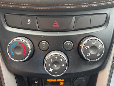 Used 2020 Chevrolet Trax LT image 31