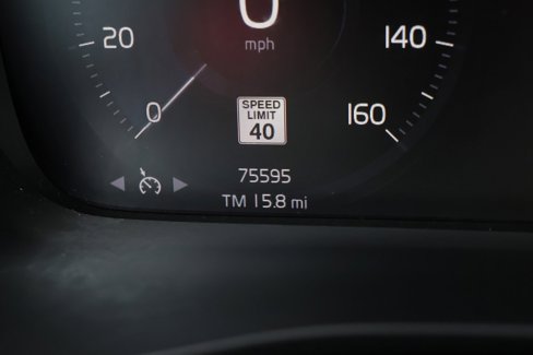 Used 2022 Volvo XC40 T5 Momentum image 19