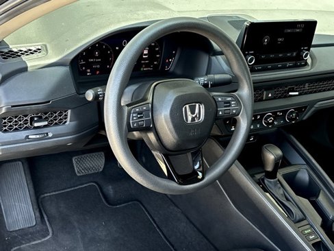 Used 2025 Honda Accord SE image 11