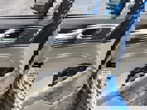 Used 2019 Ford Fusion SEL image 15