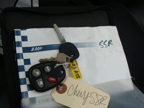 Used 2004 Chevrolet SSR w/ Preferred Equipment Group image 12