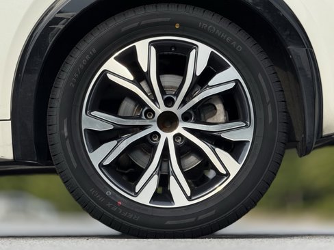 Used 2018 INFINITI QX30 image 18