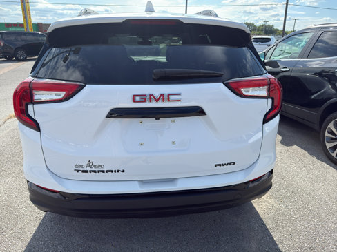 Used 2022 GMC Terrain SLE w/ Driver Convenience Package image 6