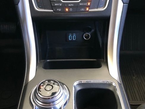 Used 2020 Ford Fusion SE image 11