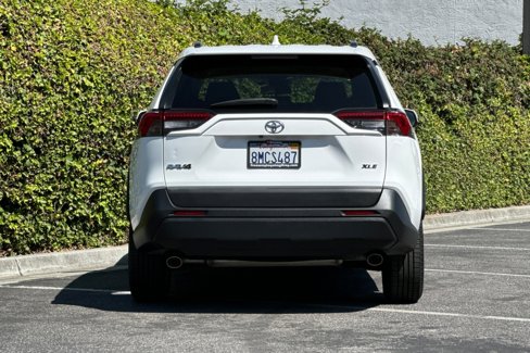 Used 2019 Toyota RAV4 XLE image 5
