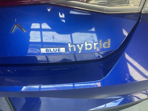 Used 2023 Hyundai Elantra Blue image 9