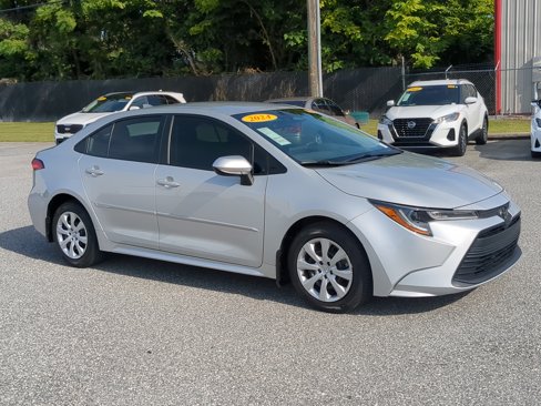 Used 2024 Toyota Corolla LE image 11