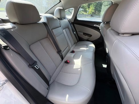 Used 2012 Buick Verano Convenience image 17