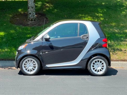 Used 2013 smart fortwo Coupe image 4