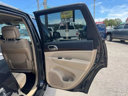 Used 2015 Jeep Grand Cherokee Laredo w/ Quick Order Package 23E image 16