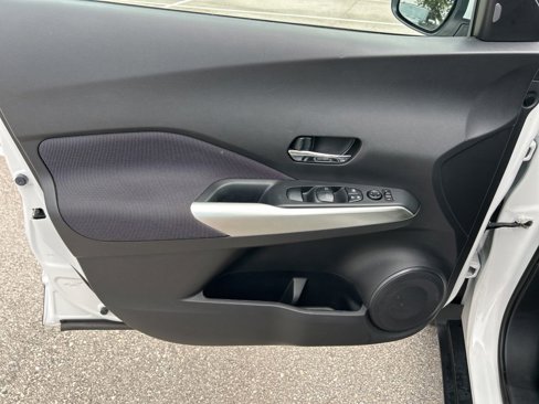 Used 2019 Nissan Kicks SV image 11