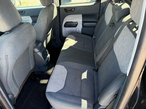Used 2022 Ford Maverick XLT image 25