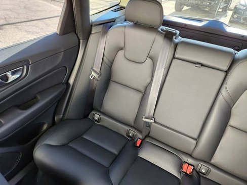 Certified 2025 Volvo XC60 B5 Plus w/ Climate Package image 15